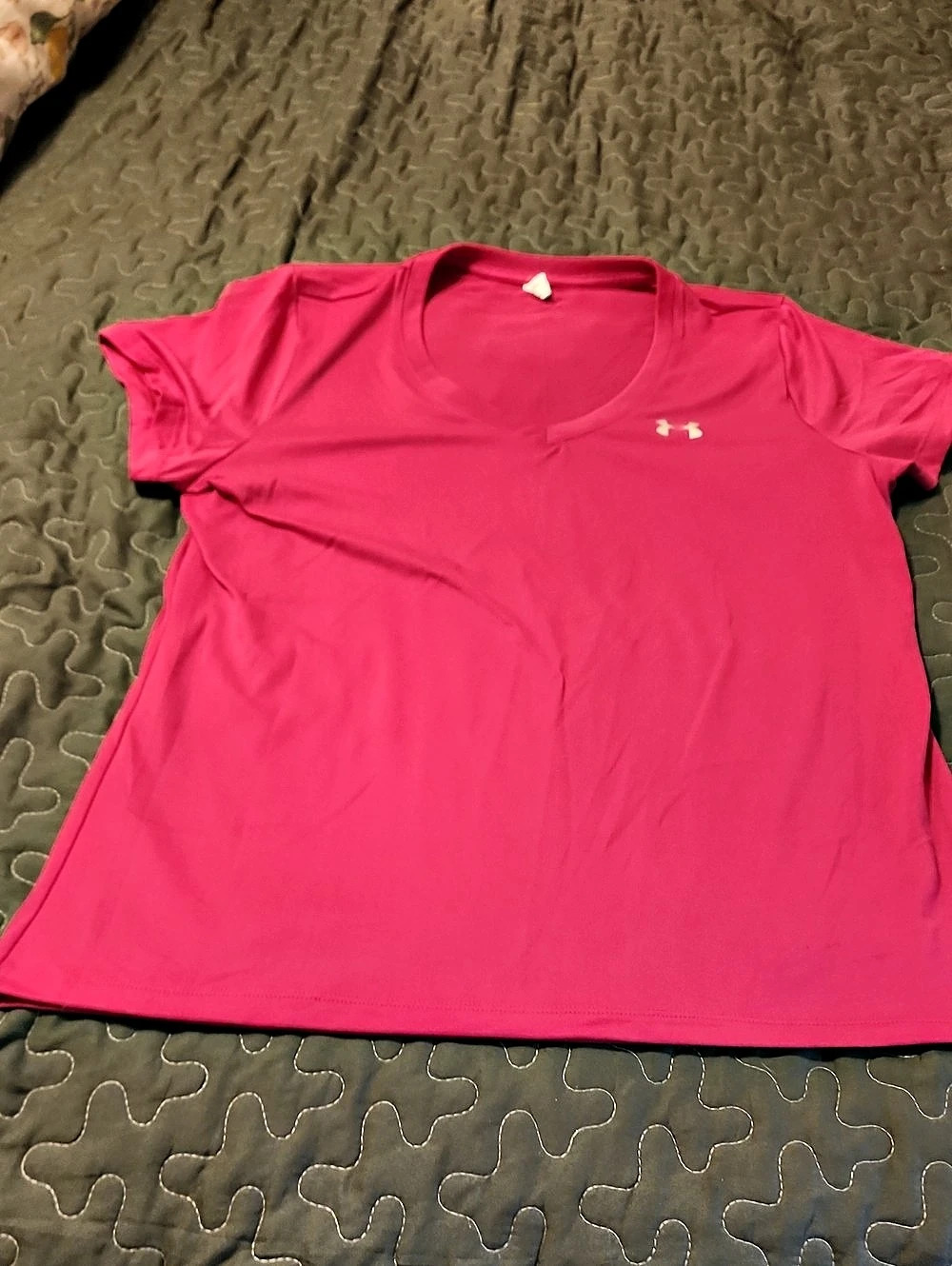 Under Armour HeatGear V-Neck Short Sleeve Tee Women's Short Sleeve Athletic Top